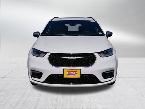 New 2026 Chrysler Pacifica Pinnacle image 2