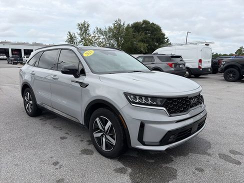 Used 2023 Kia Sorento EX w/ Panoramic Sunroof Package FWD image 9
