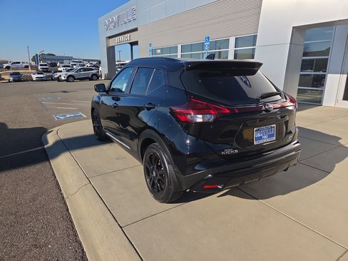Used 2023 Nissan Kicks SR w/ SR Premium Package image 3