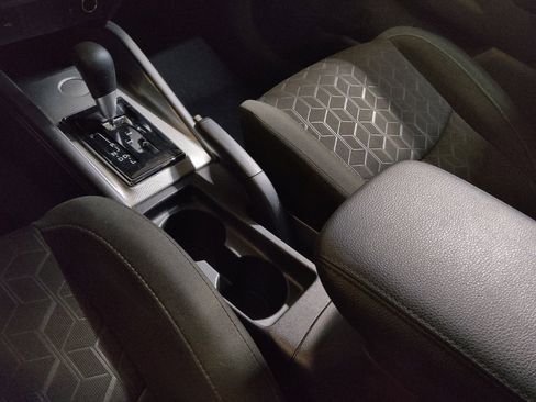 Used 2021 Mitsubishi Outlander Sport FWD image 26