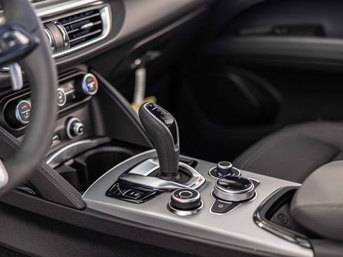 New 2025 Alfa Romeo Stelvio Sprint image 23