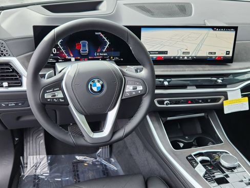 New 2026 BMW X5 xDrive50e w/ Climate Comfort Package AWD/4WD image 11