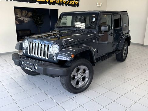 Used 2016 Jeep Wrangler Unlimited Sahara w/ Max Tow Package AWD/4WD image 1