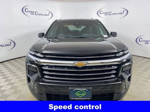 Certified 2025 Chevrolet Traverse LT w/ Driver Confidence Package image 10