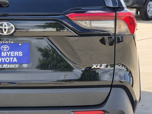 Used 2025 Toyota RAV4 XLE FWD image 9