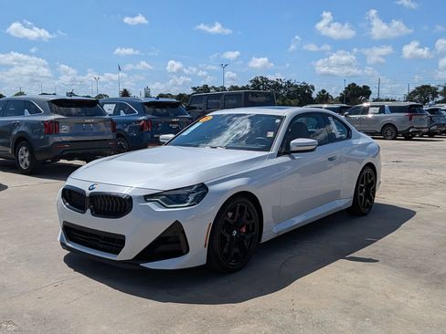 Used 2025 BMW 230i Coupe w/ M Sport Package RWD image 4