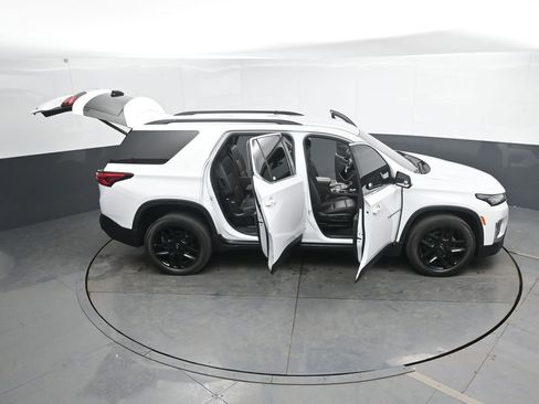 Used 2023 Chevrolet Traverse LT image 55