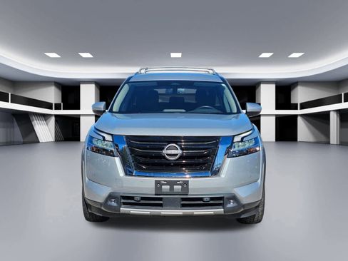 Used 2022 Nissan Pathfinder SL image 9