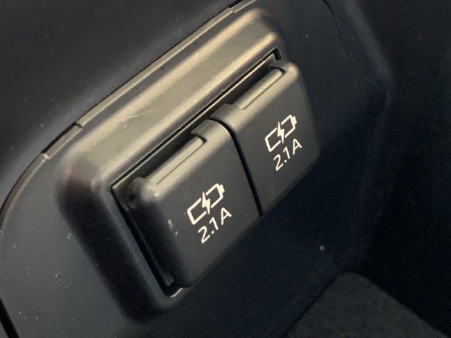 Used 2019 Toyota RAV4 XLE Premium FWD image 29