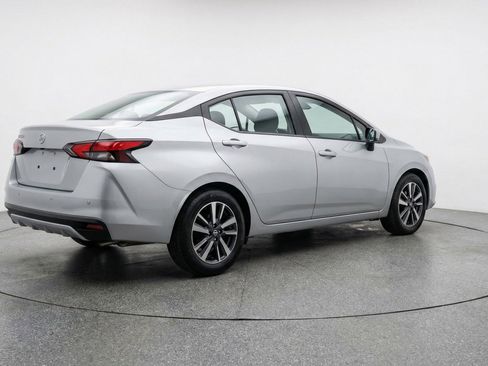 Used 2025 Nissan Versa SV FWD image 9