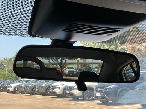 New 2025 Nissan Sentra SR w/ Midnight Edition image 26