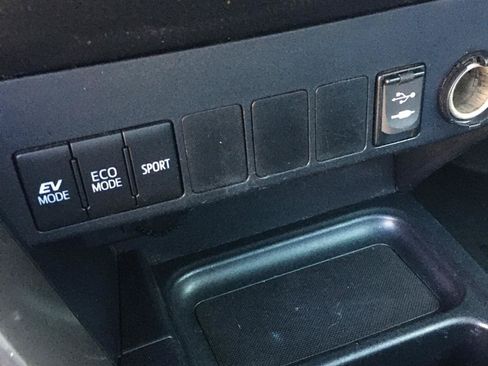 Used 2016 Toyota RAV4 XLE AWD/4WD image 22
