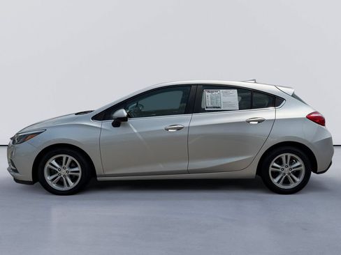 Used 2017 Chevrolet Cruze LT w/ Sun And Sound Package FWD image 6