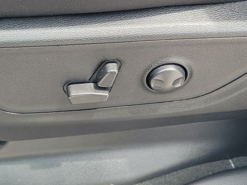 Used 2022 RAM 1500 Big Horn RWD image 13