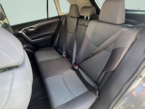 Used 2024 Toyota RAV4 XLE w/ Convenience Package FWD image 10
