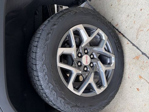 Used 2023 GMC Sierra 1500 SLT w/ SLT Premium Package image 36