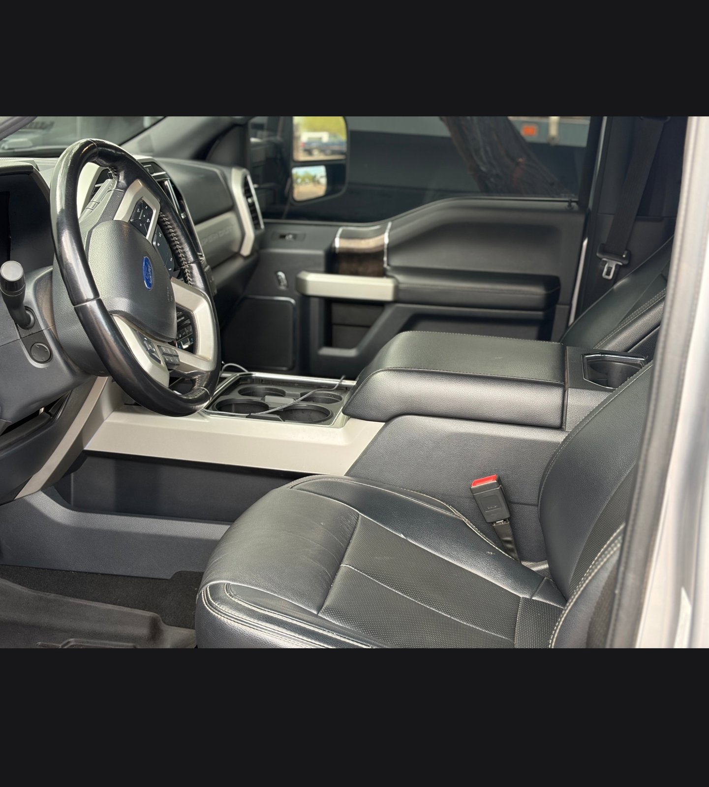 Used 2022 Ford F350 Lariat w/ Tremor Off-Road Package AWD/4WD image 14