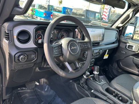 New 2026 Jeep Gladiator Sport AWD/4WD image 15