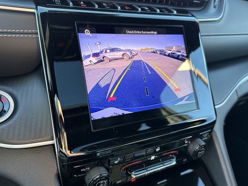 Used 2025 Jeep Grand Cherokee Laredo X w/ Luxury Tech Group I image 29