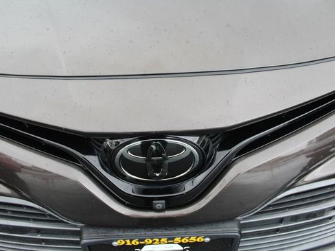 Used 2019 Toyota Camry XLE w/ Driver Assist Package image 10