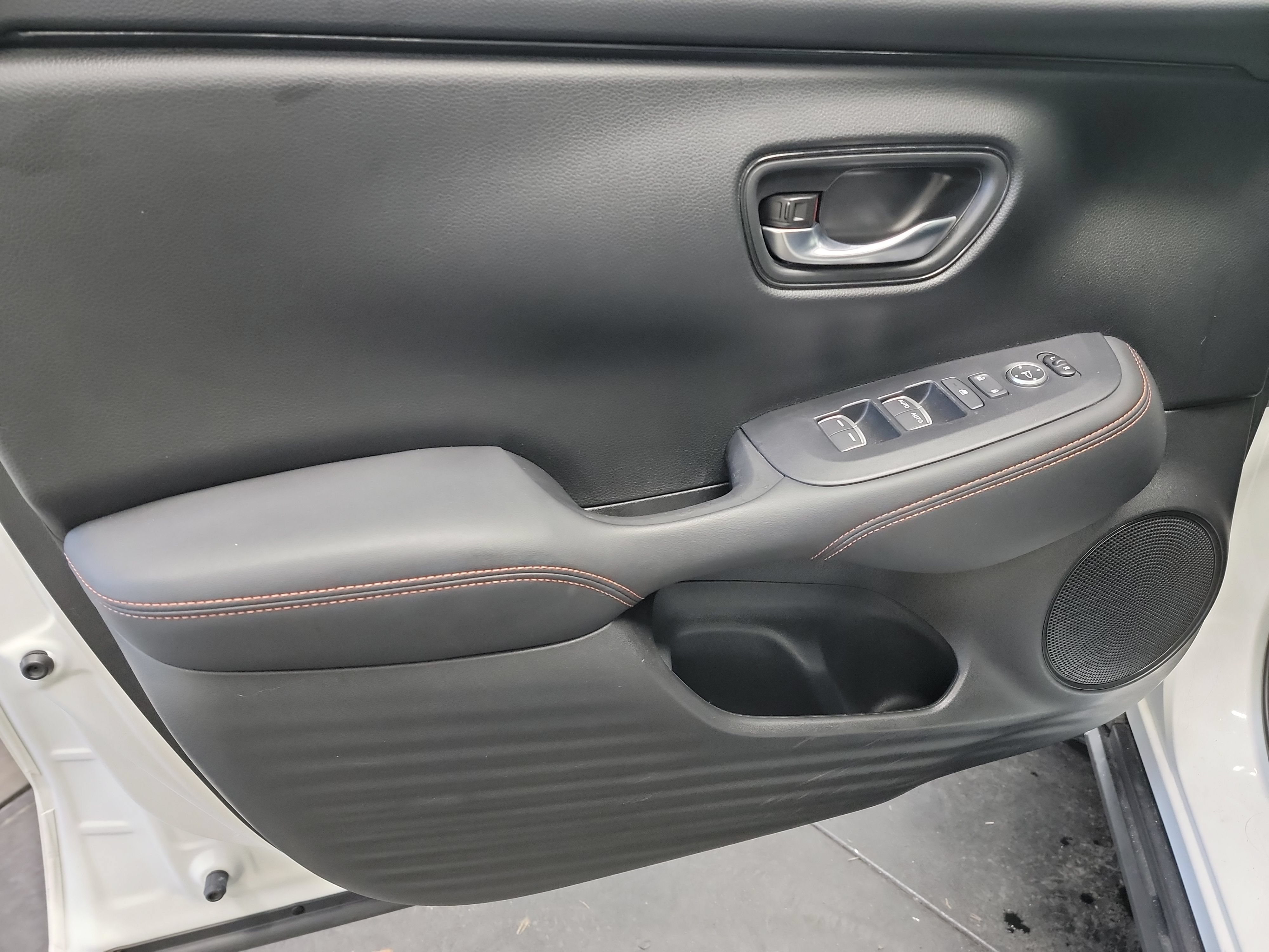 Used 2025 Honda HR-V Sport image 13