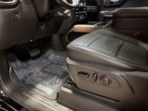 Used 2021 GMC Sierra 1500 Denali w/ Denali Ultimate Package AWD/4WD image 11