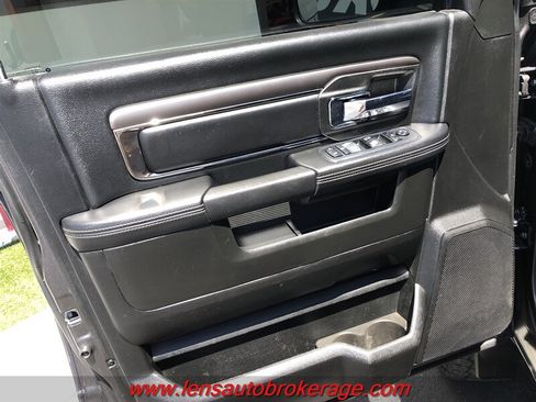 Used 2018 RAM 2500 Laramie w/ Sport Appearance Group AWD/4WD image 10