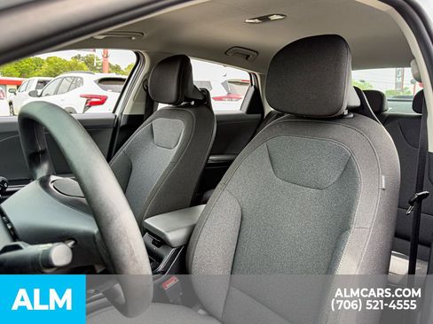 Used 2025 Kia K4 LXS image 9