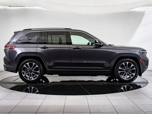 Used 2022 Jeep Grand Cherokee Overland image 11