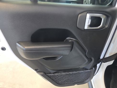 Used 2023 Jeep Gladiator Sport AWD/4WD image 17