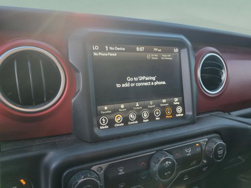 Used 2023 Jeep Wrangler Unlimited Rubicon AWD/4WD image 19