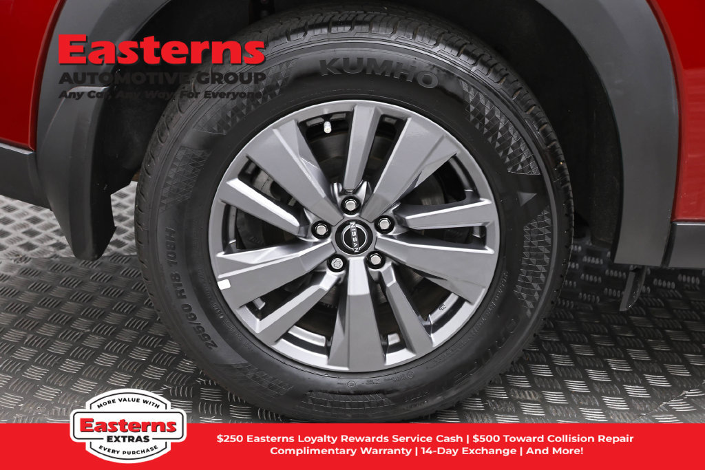 Used 2024 Nissan Pathfinder SV AWD/4WD image 33