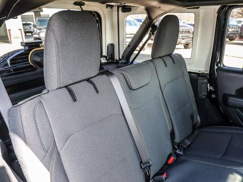 Used 2025 Jeep Wrangler Unlimited Sport AWD/4WD image 19