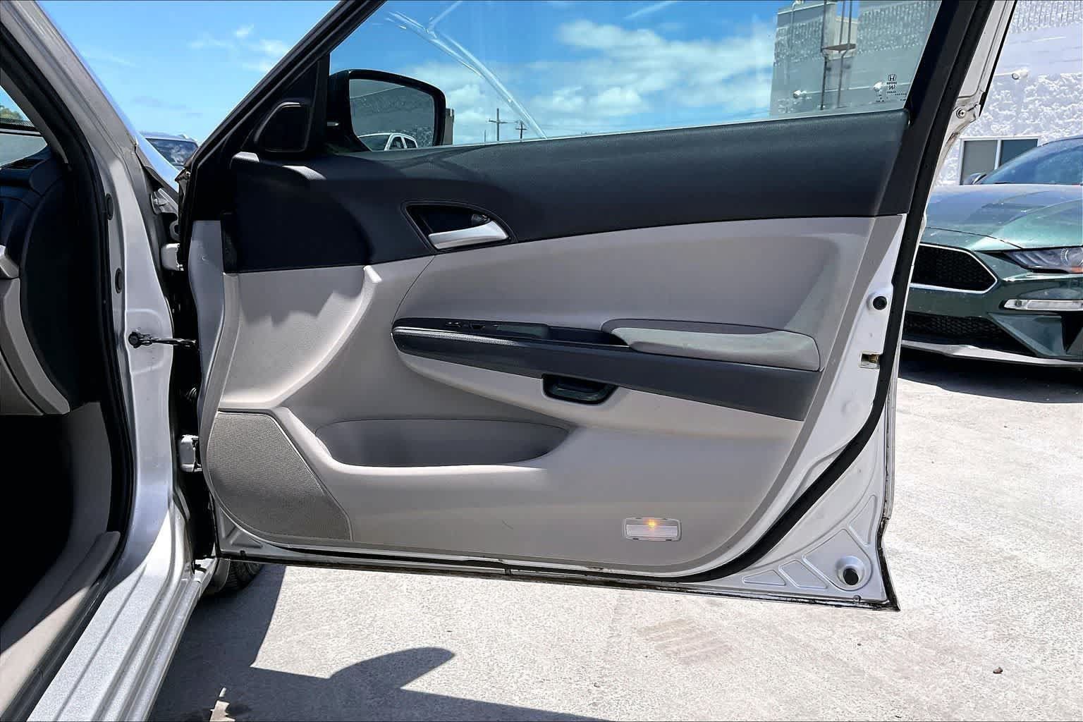 Used 2011 Honda Accord LX image 28