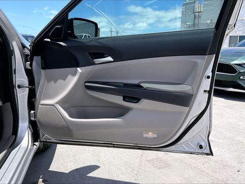 Used 2011 Honda Accord LX image 28