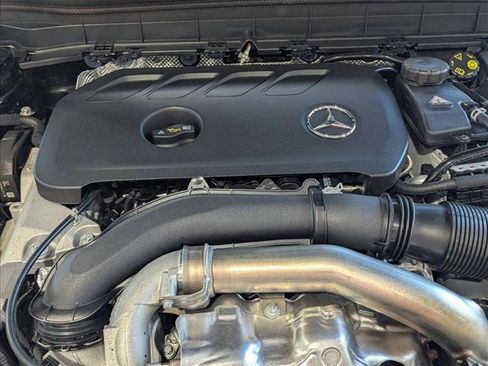 Used 2025 Mercedes-Benz GLB 250 image 21