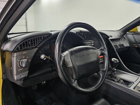 Used 1991 Chevrolet Corvette Coupe RWD image 10