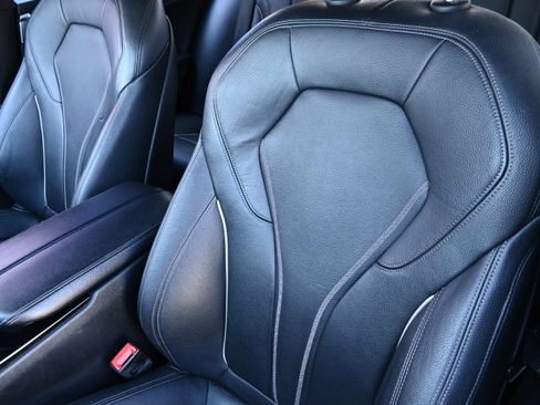 Used 2020 BMW 530i w/ Convenience Package image 9