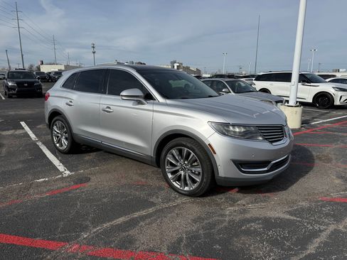 Used 2016 Lincoln MKX Reserve w/ Luxury Package image 3