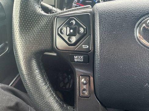 Used 2019 Toyota 4Runner TRD Off-Road Premium AWD/4WD image 20