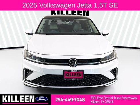 Used 2025 Volkswagen Jetta SE FWD image 2