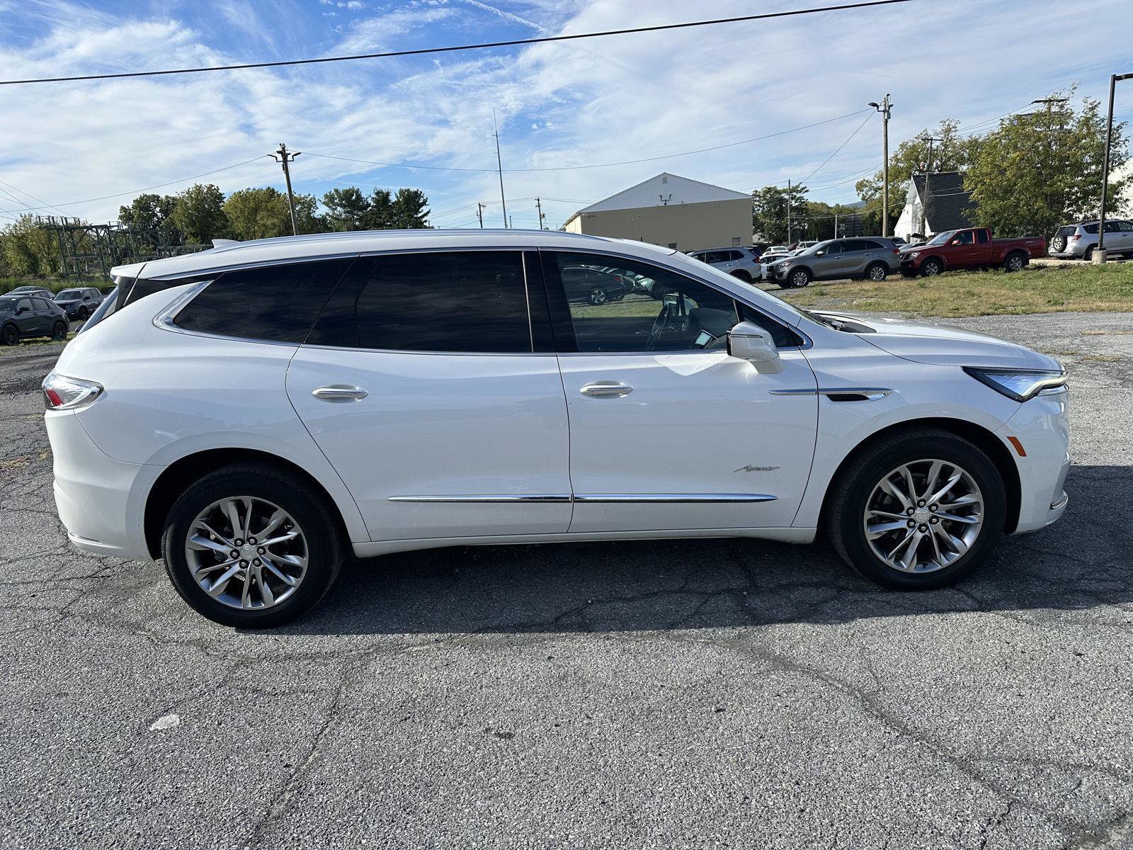 Used 2022 Buick Enclave Avenir w/ Avenir Technology Package AWD/4WD image 9