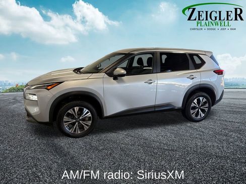 Used 2022 Nissan Rogue SV AWD/4WD image 3