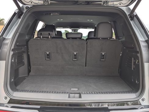 Used 2024 GMC Acadia Denali w/ Super Cruise Package image 19