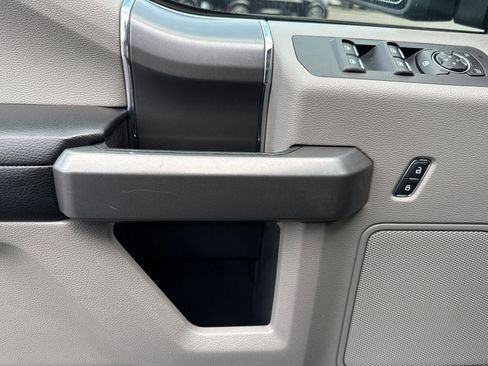 Used 2016 Ford F150 XLT w/ Equipment Group 302A Luxury image 11