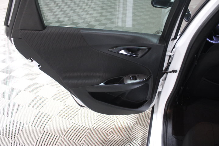 Used 2020 Chevrolet Malibu LT FWD image 18