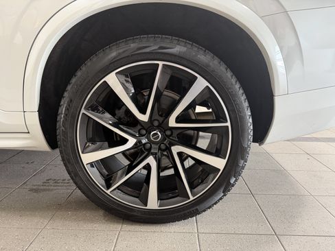 Used 2022 Volvo XC90 T6 Momentum w/ Advanced Package AWD/4WD image 5