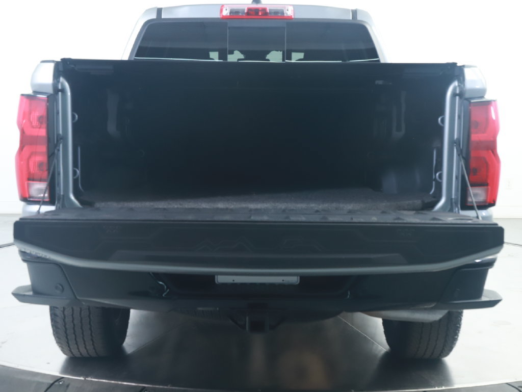 Used 2024 Chevrolet Colorado Z71 w/ Z71 Convenience Package 2 AWD/4WD image 16