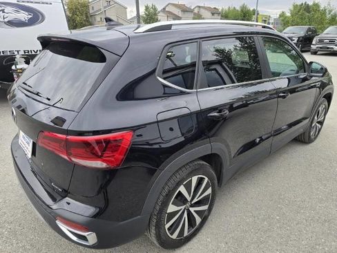 Used 2022 Volkswagen Taos SE image 5