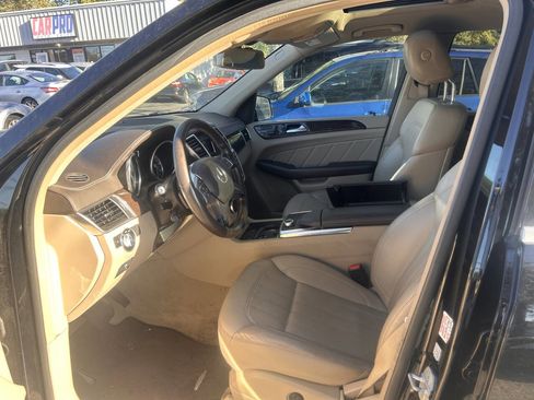 Used 2016 Mercedes-Benz GL 450 4MATIC image 11